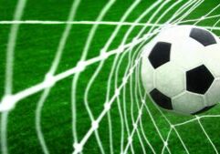 soccer-football-ball-in-goal-net-o-640x360